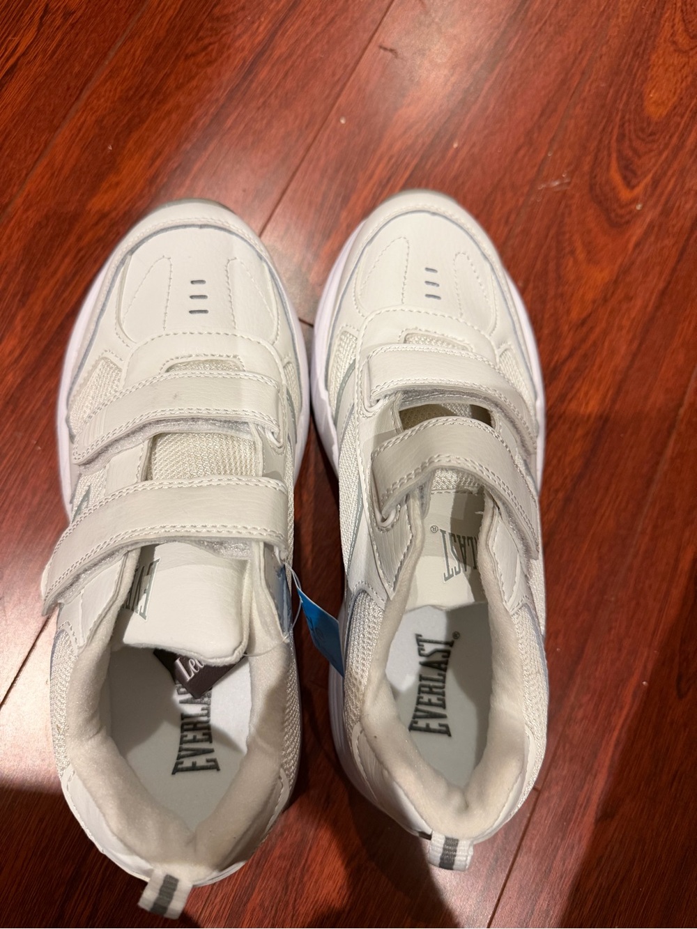 NWT EVERLAST Eleanor 2 Velcro Athletic Shoes size 7.5 WIDE